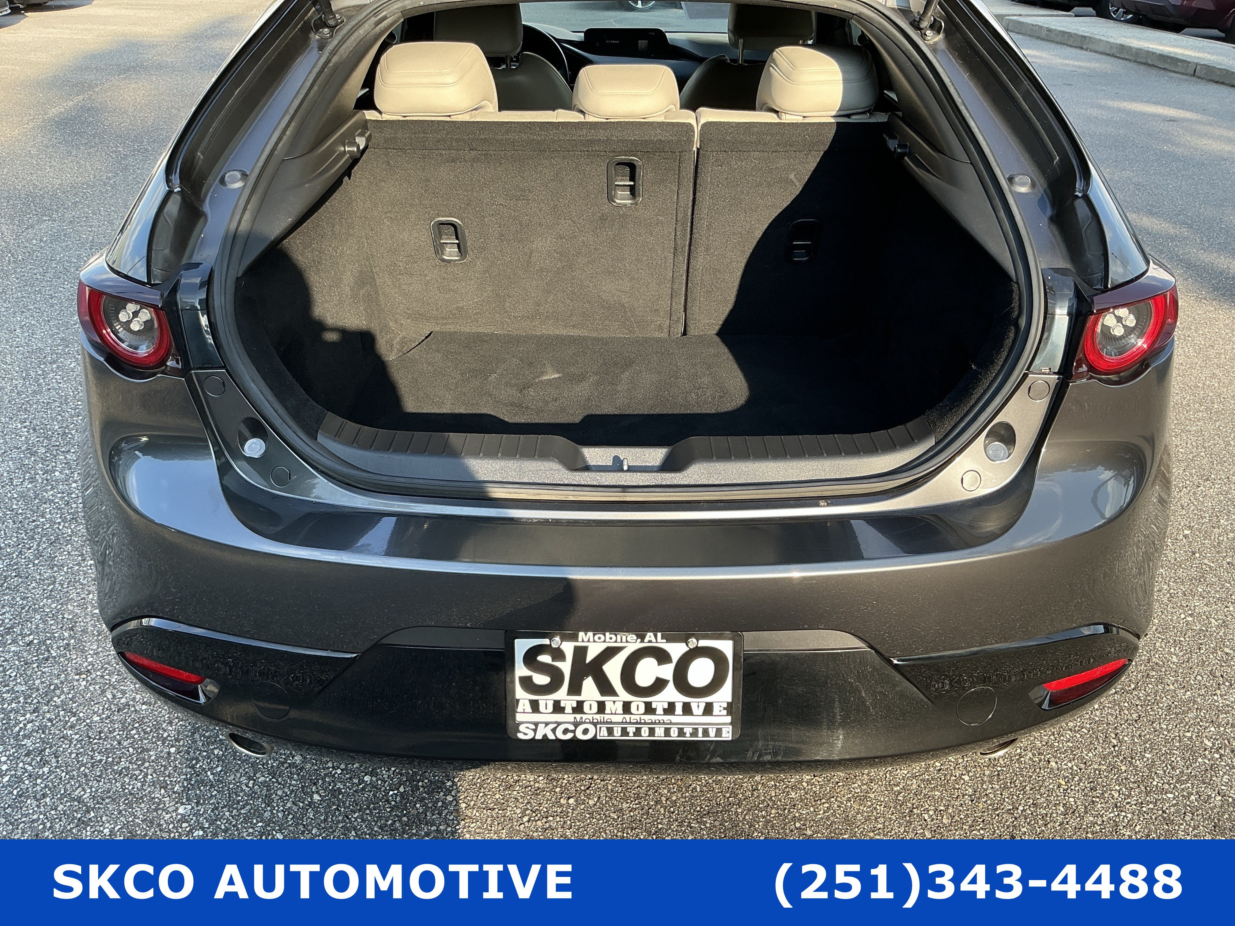 Used 2020 MAZDA MAZDA3 Hatchback FWD image 21