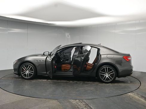 Used 2017 Maserati Ghibli RWD image 43