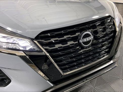 Used 2024 Nissan Kicks SR w/ SR Premium Package image 38