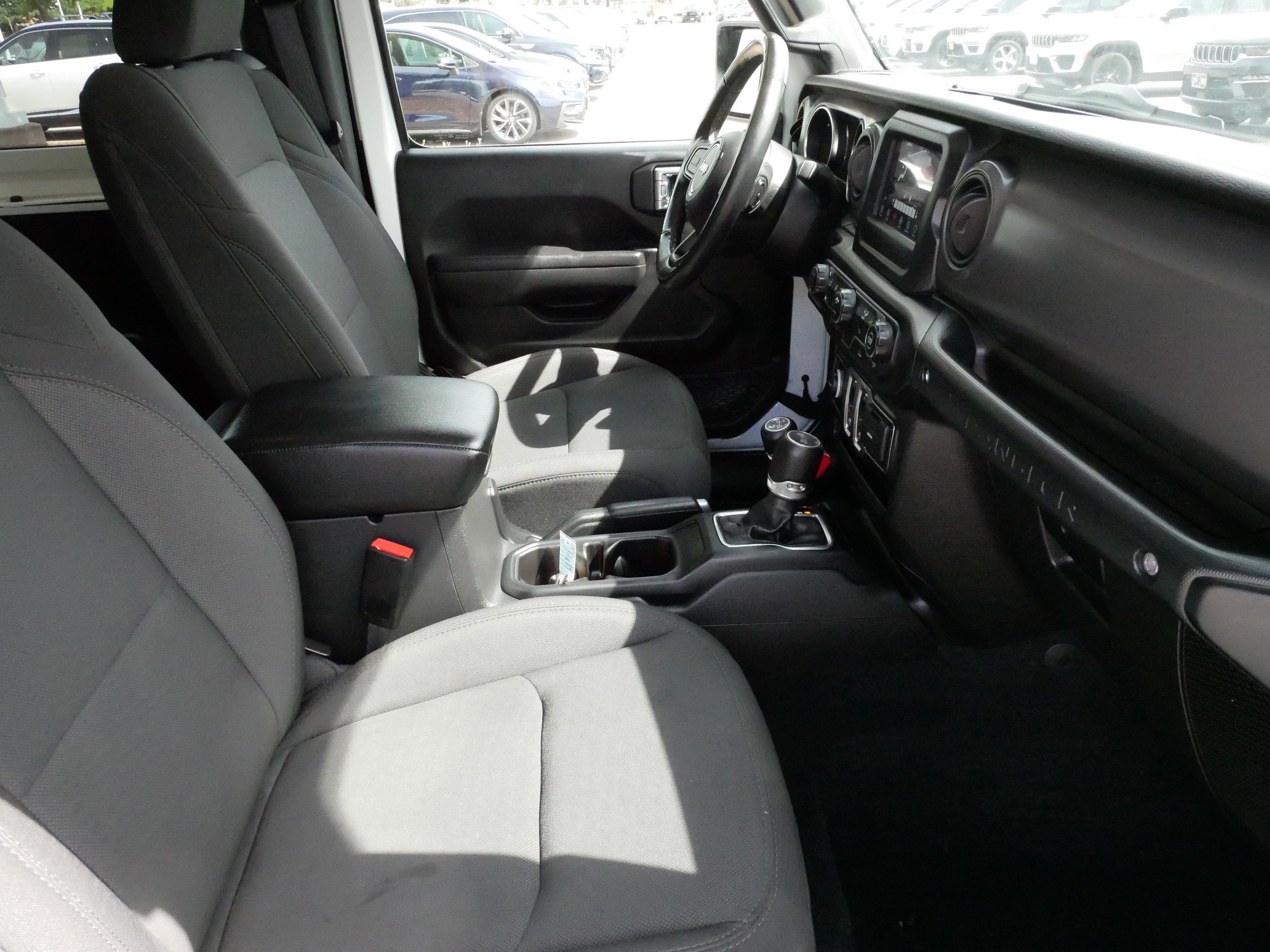 Used 2022 Jeep Wrangler Sport AWD/4WD image 11