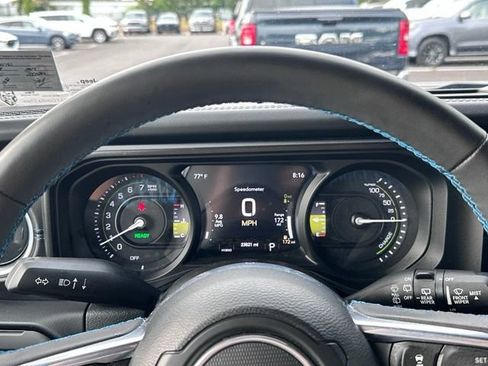 Used 2024 Jeep Wrangler High Altitude AWD/4WD image 22