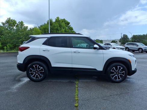 Used 2022 Chevrolet TrailBlazer ACTIV w/ Convenience Package FWD image 4