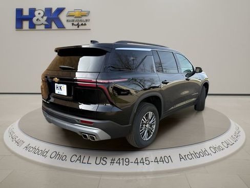 Used 2025 Chevrolet Traverse LT image 9