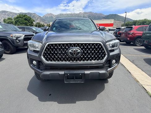Used 2019 Toyota Tacoma TRD Off-Road w/ TRD Premium Off Road Package AWD/4WD image 8