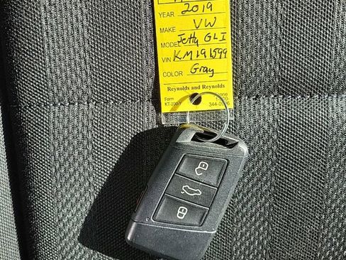Used 2019 Volkswagen Jetta GLI image 40