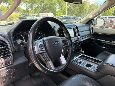 Used 2019 Ford Expedition Platinum RWD image 9