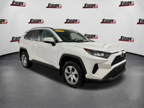 Used 2021 Toyota RAV4 LE image 3
