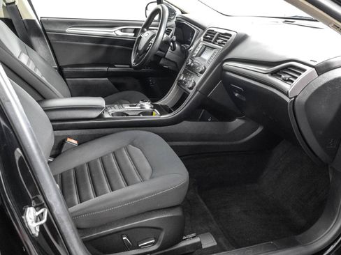 Used 2018 Ford Fusion SE FWD image 39