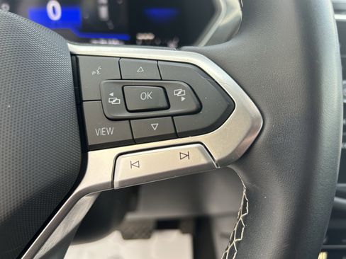 Used 2022 Volkswagen Tiguan SE image 25