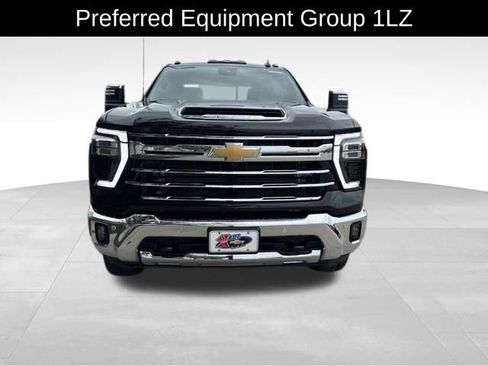 Used 2025 Chevrolet Silverado 2500 LTZ w/ LTZ Convenience Package AWD/4WD image 2