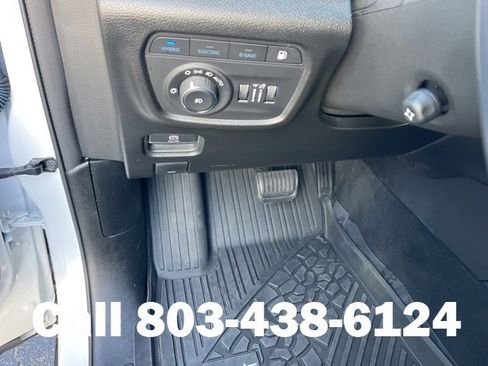 Used 2023 Jeep Grand Cherokee 4WD 4xe w/ Luxury Tech Group II image 24