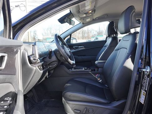 Used 2025 Kia Sportage EX image 29