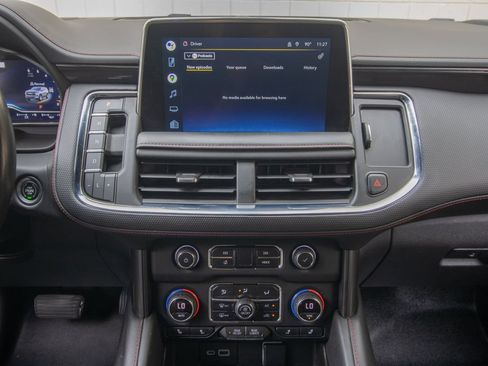 Used 2022 Chevrolet Suburban RST w/ Luxury Package AWD/4WD image 27