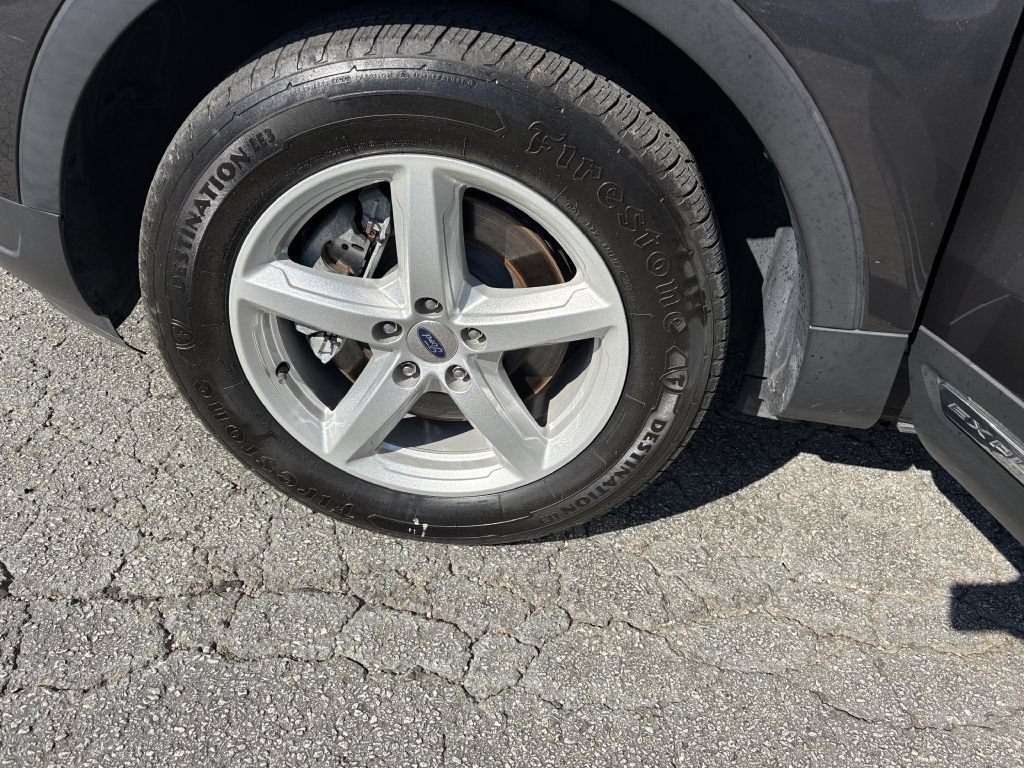 Used 2019 Ford Explorer XLT w/ Equipment Group 202A FWD image 17