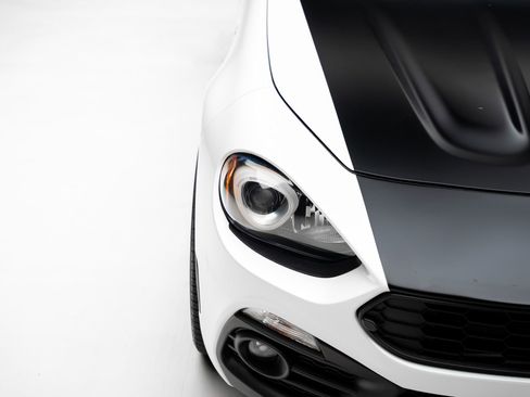 Used 2019 FIAT 124 Spider Abarth w/ Convenience Group RWD image 14