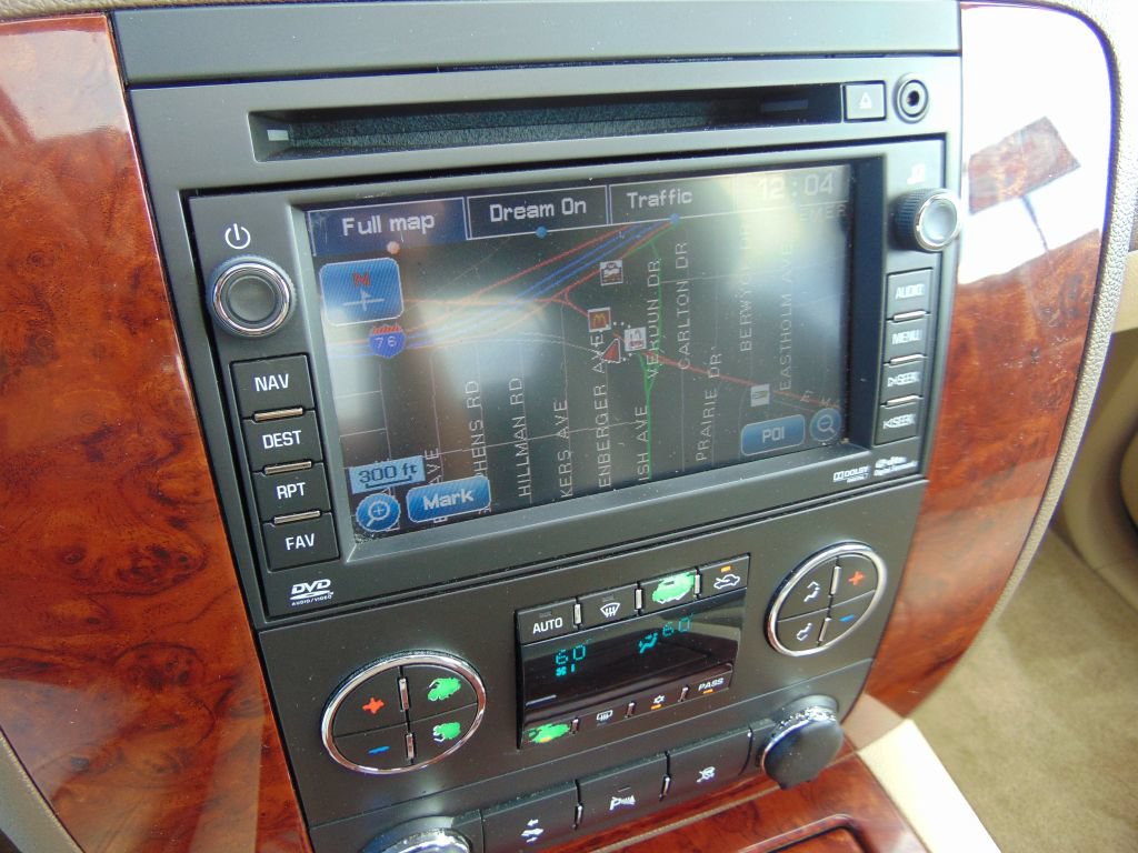 Used 2010 Chevrolet Avalanche LTZ AWD/4WD image 22