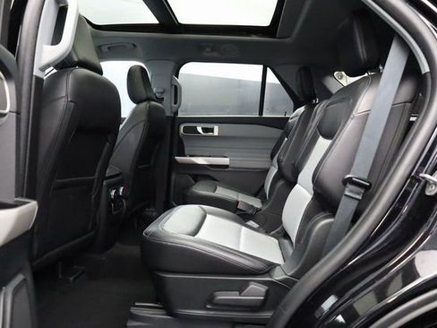 Used 2023 Ford Explorer XLT w/ Equipment Group 202A AWD/4WD image 27