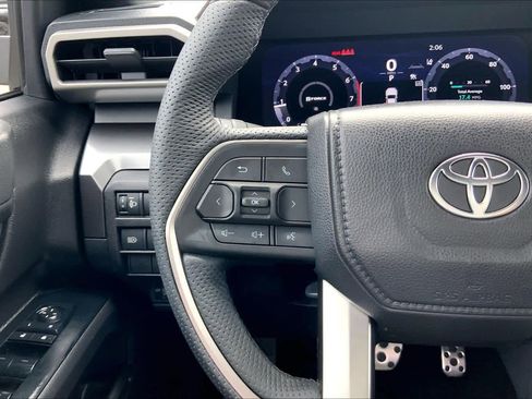 Used 2025 Toyota Tacoma TRD Sport image 23