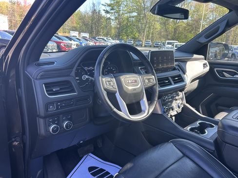 Certified 2021 GMC Yukon XL SLT w/ SLT Premium Package AWD/4WD image 17