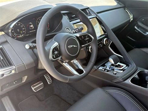 New 2024 Jaguar E-PACE R-Dynamic SE image 31