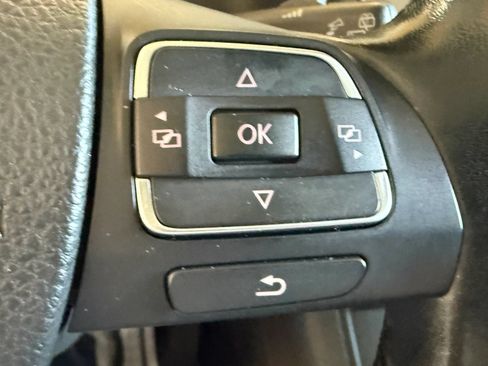 Used 2017 Volkswagen Tiguan S AWD/4WD image 21