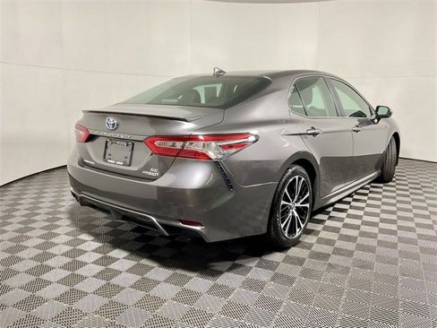 Used 2020 Toyota Camry SE image 15