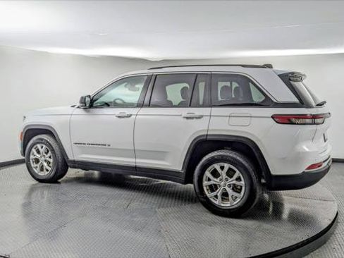 Used 2023 Jeep Grand Cherokee Limited image 6