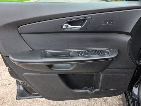 Used 2012 GMC Acadia Denali image 20