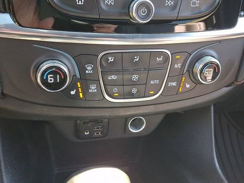 Certified 2023 Chevrolet Traverse RS AWD/4WD image 17