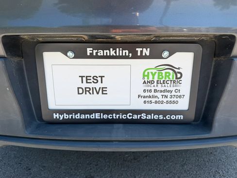 Used 2017 Ford Taurus Limited FWD image 2