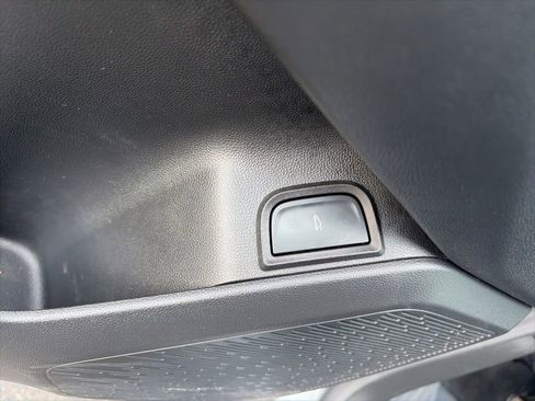 Used 2025 Chevrolet Equinox LT w/ Convenience Package II image 15