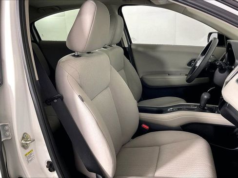 Used 2016 Honda HR-V EX image 10