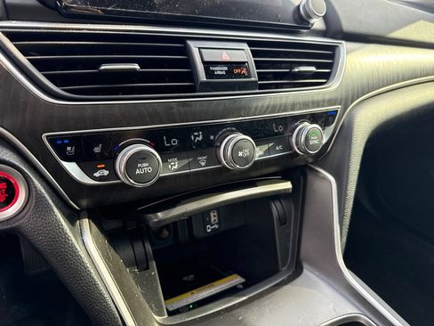 Used 2020 Honda Accord Touring image 18