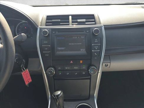 Used 2016 Toyota Camry LE image 12