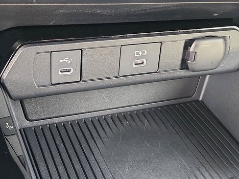 Certified 2025 Toyota Prius Plug-In Hybrid image 26