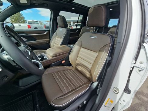 New 2026 GMC Acadia Denali Ultimate w/ LPO, Illumination Package image 16