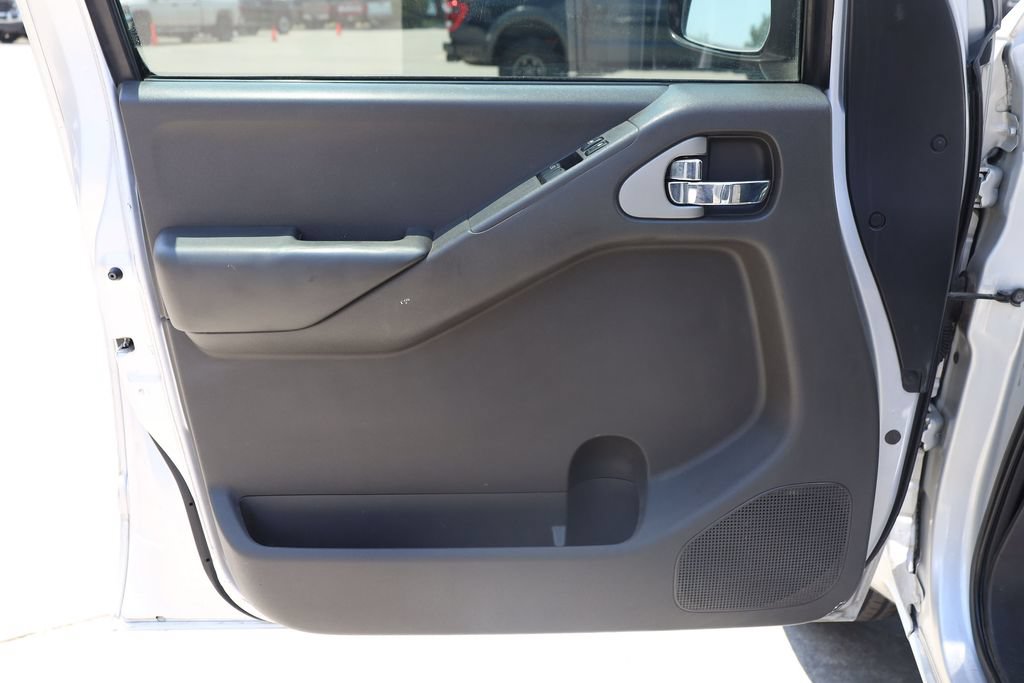 Used 2009 Nissan Frontier SE w/ Power Pkg RWD image 10