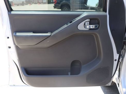 Used 2009 Nissan Frontier SE w/ Power Pkg RWD image 10