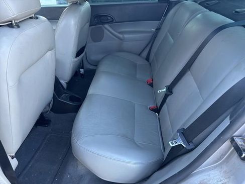 Used 2006 Ford Focus ZX4 Sedan image 12