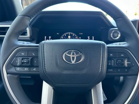Certified 2026 Toyota 4Runner SR5 AWD/4WD image 23