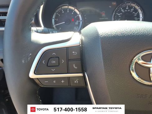 Used 2023 Toyota Highlander XLE AWD/4WD image 18