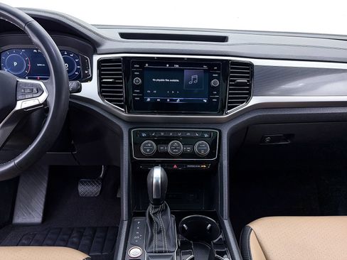 Used 2023 Volkswagen Atlas Cross Sport SE w/ Panoramic Sunroof Package FWD image 8