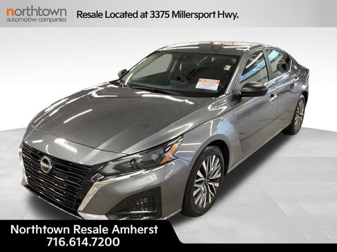 Used 2025 Nissan Altima 2.5 SV FWD image 1