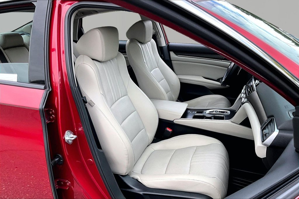 Used 2022 Honda Accord Touring image 22