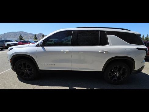 Used 2024 Chevrolet Traverse RS w/ LPO, Floor Liner Package FWD image 6