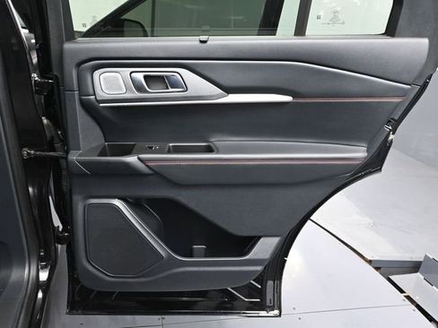 Used 2025 Ford Explorer ST image 51