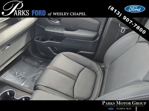 Used 2024 Honda Pilot Touring image 14