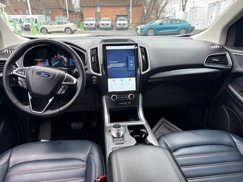 Used 2024 Ford Edge SEL w/ Sport Appearance Package image 17