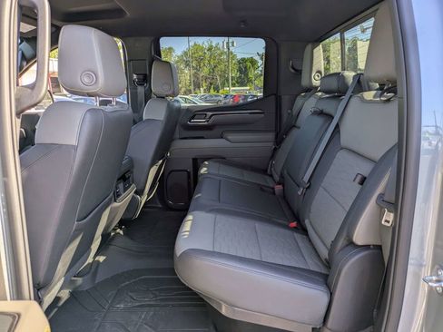 Used 2023 Chevrolet Silverado 1500 ZR2 w/ Technology Package AWD/4WD image 13