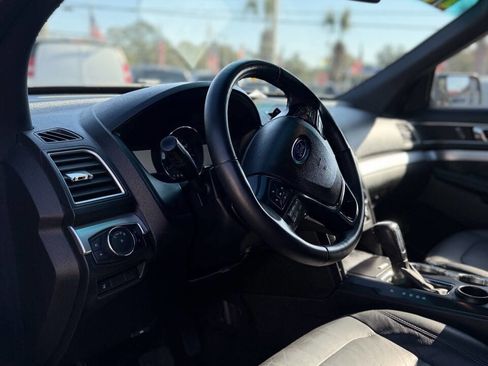 Used 2016 Ford Explorer XLT w/ Equipment Group 202A image 14
